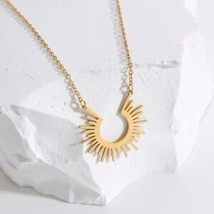 SUNSHINE CLAVICLE HOLLOW SUN NECKLACE